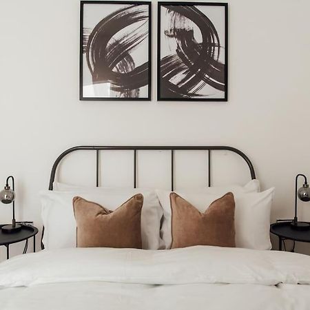 Stylish 2 Bedroom Flat In Ilford, London Экстерьер фото